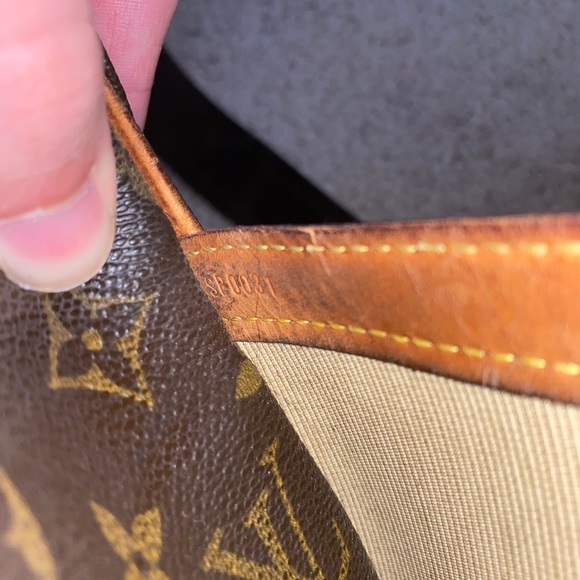 Louis Vuitton Monogram Reporter PM - Picture 11 of 13